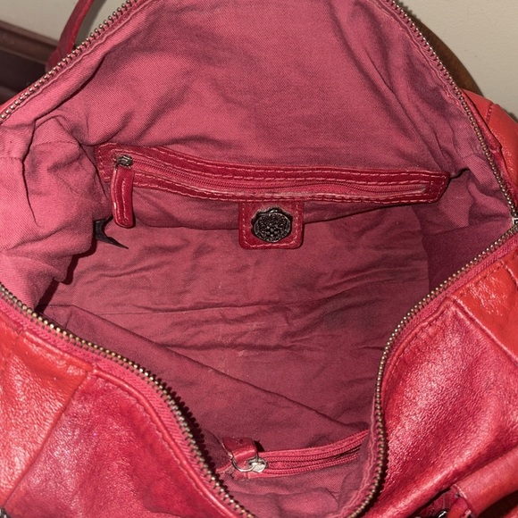 Vince Camuto  carry the gift Shoulder bag  gunmetal holiday Red  large front bow - Picture 14 of 15